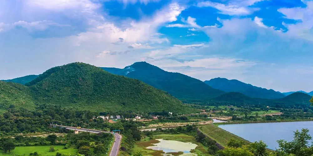 Plan a Refreshing Getaway with a Daringbadi Tour of Odisha